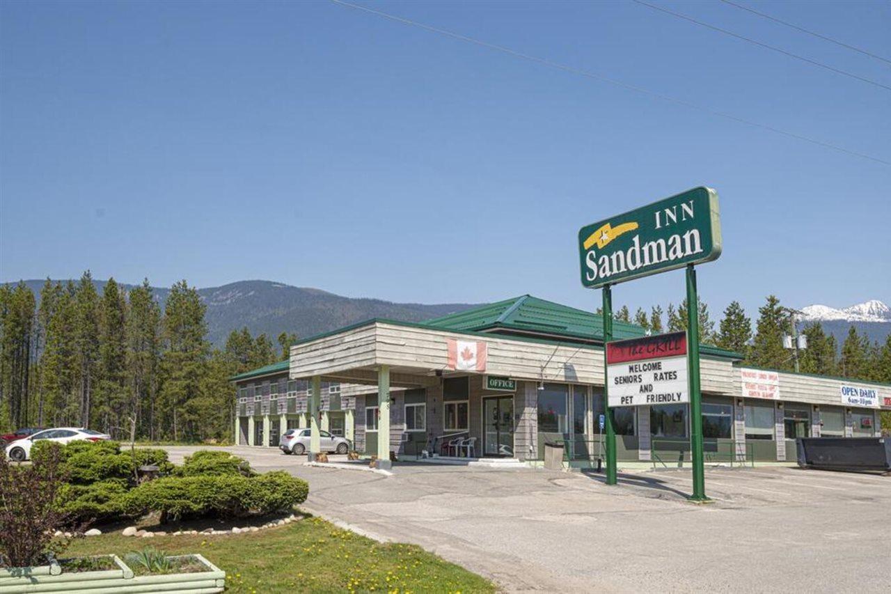Sandman Inn Блю-Ривер Экстерьер фото