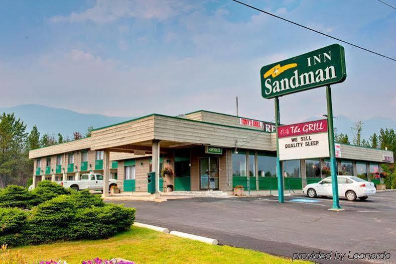 Sandman Inn Блю-Ривер Экстерьер фото